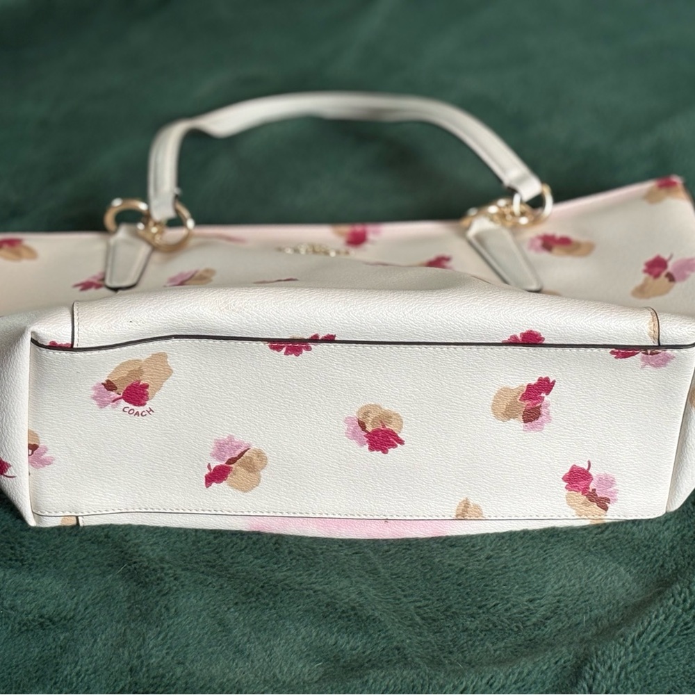 Coach Ava Tote Bag in Field Floral - Picture 4 of 6